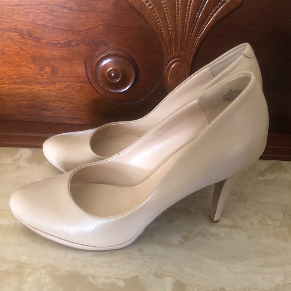 Nine West Wise Up Pumps - Picture 2 of 7